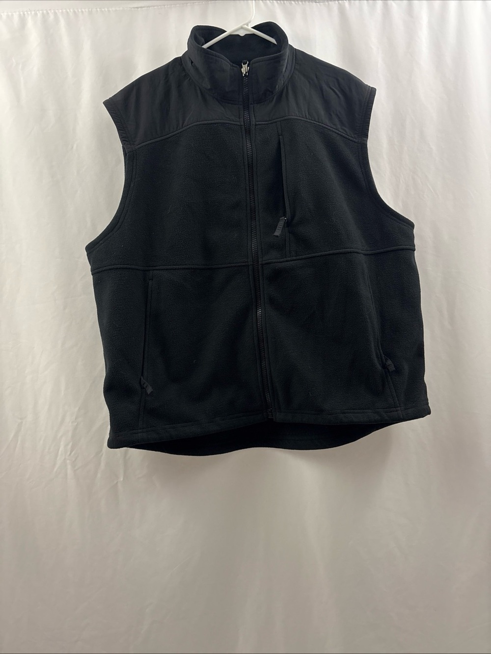 Duluth Trading Co Mens 2XL Black Full Zip Mock Neck Sweater Vest Mid Weight - Picture 2 of 5